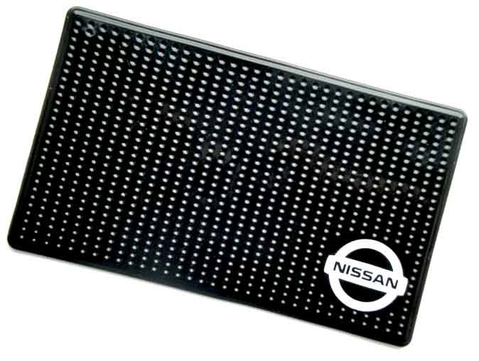Коврик на панель Nissan 15х9 см